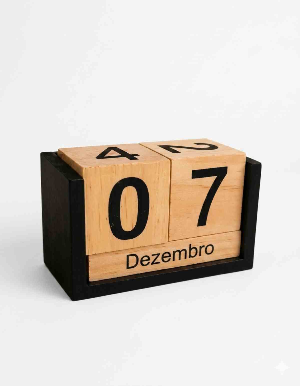 Calendário Decorativo de mesa MDF 